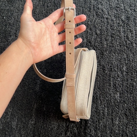 Jacquemus Women's Natural 'le Baneto' Shoulder Bag - Picture 5 of 11
